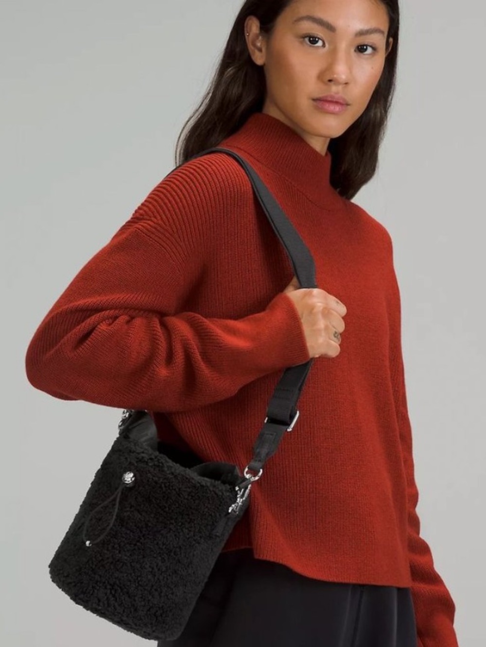 Lululemon Crossbody Bucket Bag Fleece Black NWT